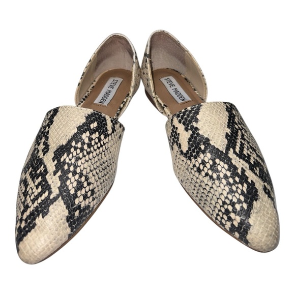 Steve Madden Black and Cream Flats with Pointed Toe - Picture 2 of 6